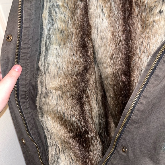 Forever 21 Utility, Heavy-Duty Jacket w/ Faux Fur Lining 😌 - Picture 5 of 6